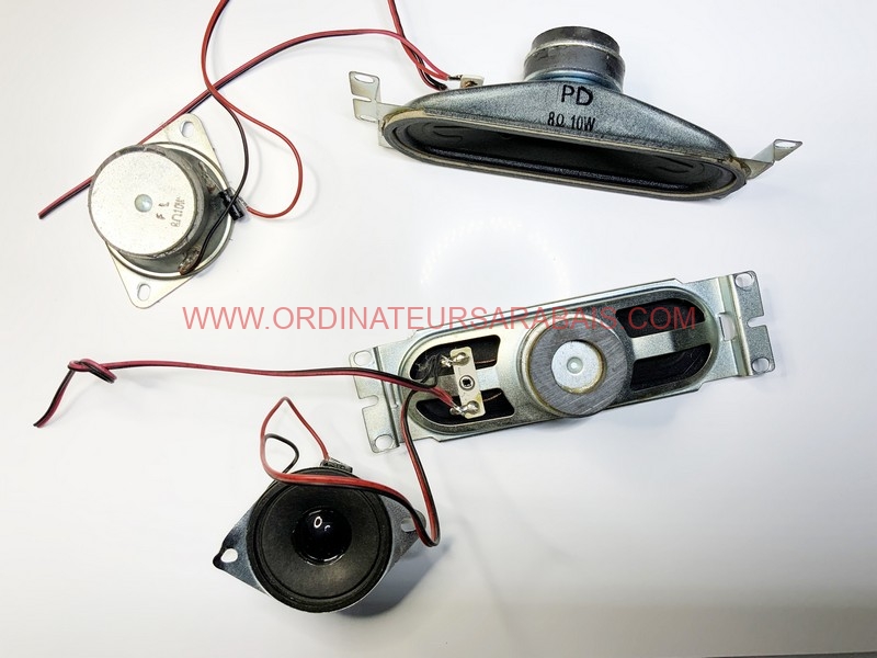 Ensemble de 4 Haut-Parleurs 2 x LOUD SPEAKERS & 2 x TWEETERS de 10 watts 8 ohms avec montage en crossover Ensemble de 4 Haut-Parleurs 2 x LOUD SPEAKERS & 2 x TWEETERS de 10 watts 8 ohms avec montage en crossover